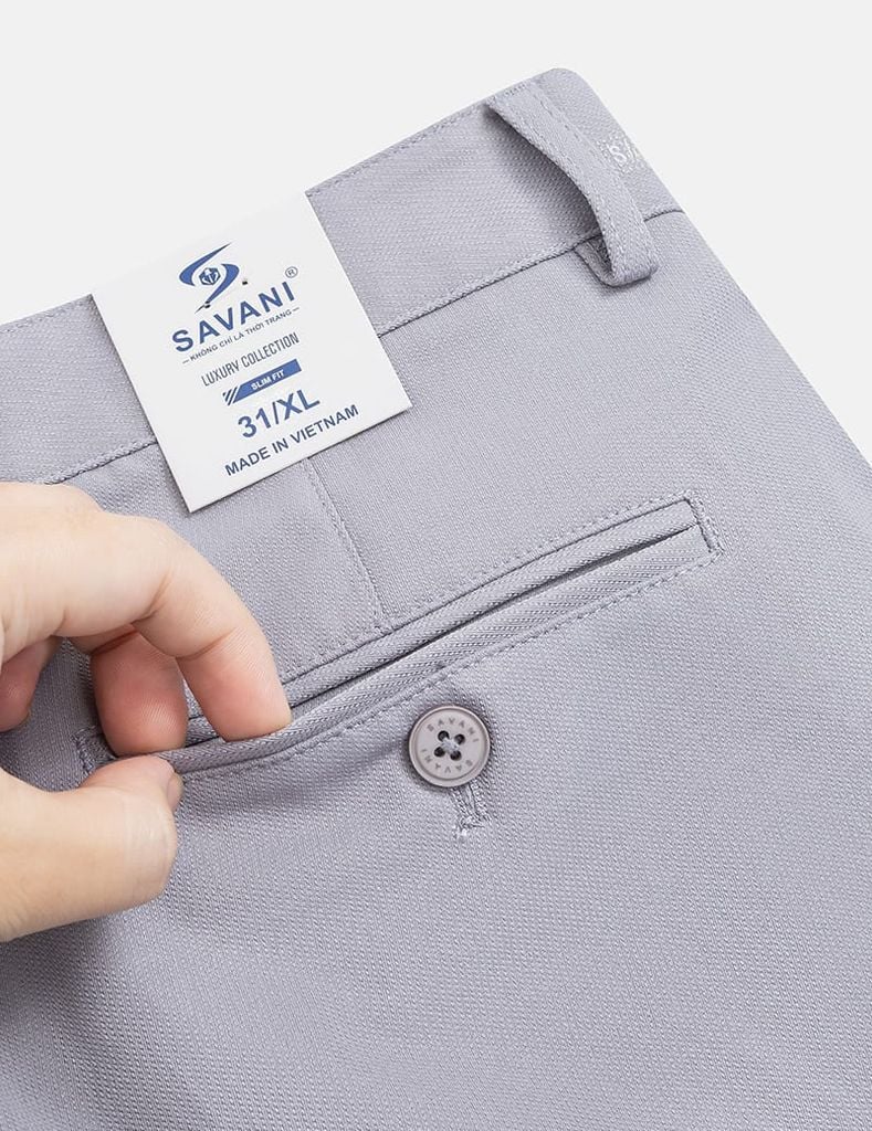 Quần khaki nam thêu trang trí hai bên sườn