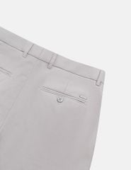 Quần short âu nam cạp quai nhê mác kim loại