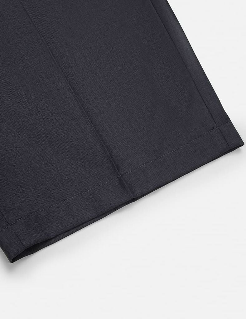 Quần short âu nam cạp quai nhê mác kim loại