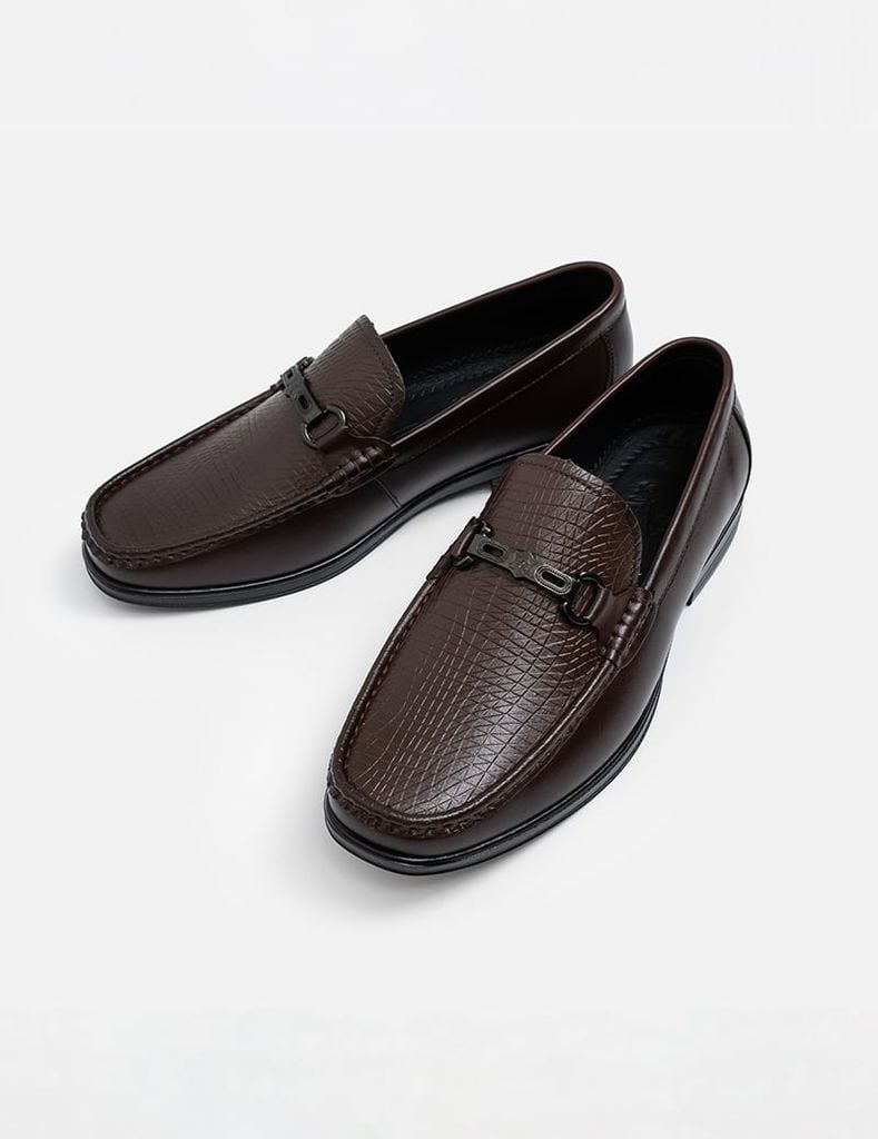 Giày moccasin da bò vân hạt