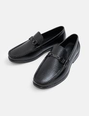 Giày moccasin da bò vân hạt