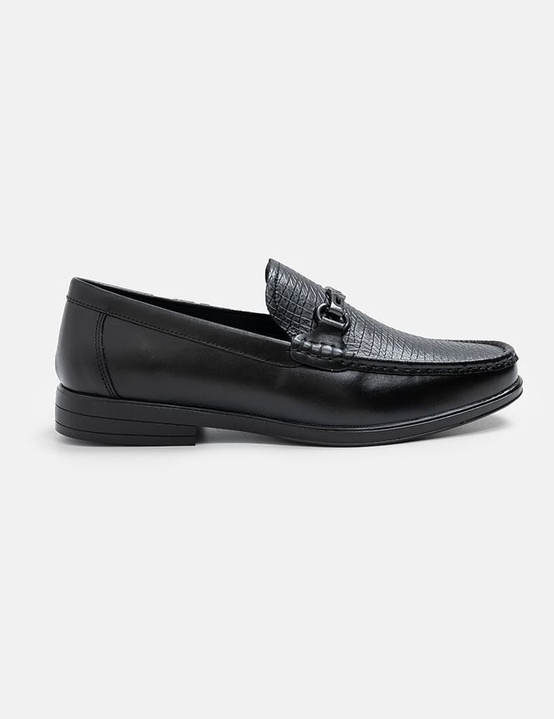 Giày moccasin da bò vân hạt