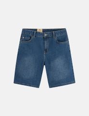 Quần short jean nam trang trí mác kim loại