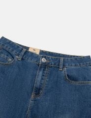 Quần short jean nam trang trí mác kim loại