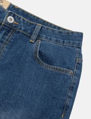 Quần short jean nam trang trí mác kim loại