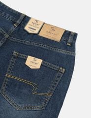 Quần short jean nam trang trí mác kim loại
