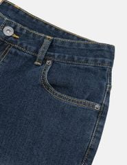 Quần short jean nam trang trí mác kim loại
