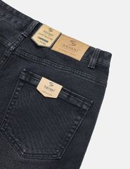 Quần short jean nam mác kim loại túi