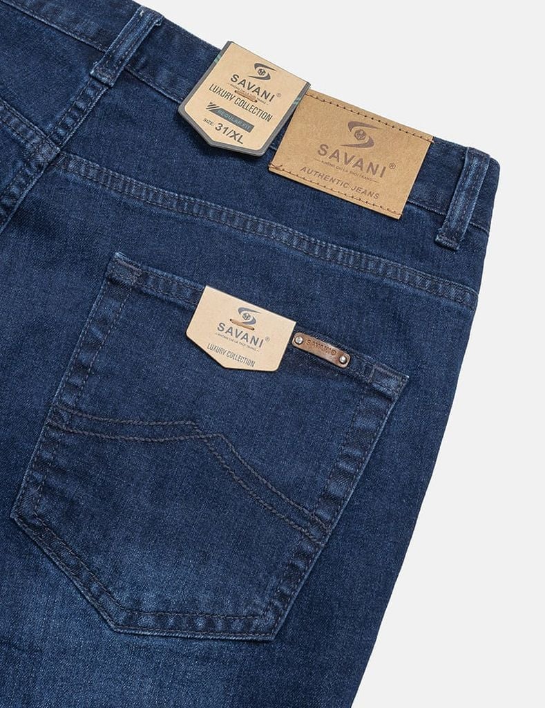 Quần short jean nam gắn mác kim loại túi sau