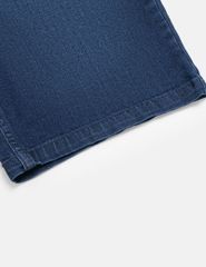 Quần short jean nam gắn mác kim loại túi sau