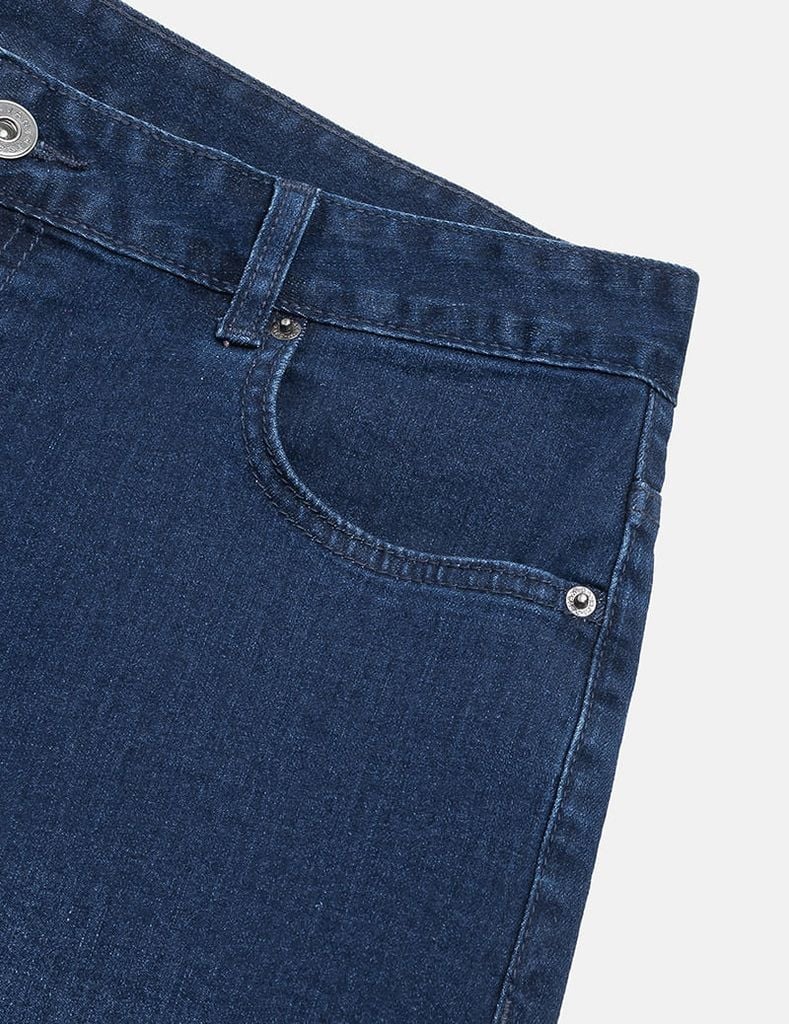 Quần short jean nam gắn mác kim loại túi sau