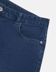 Quần short jean nam gắn mác kim loại túi sau