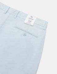 Quần short khaki nam cạp thường sườn cạp thêu chữ