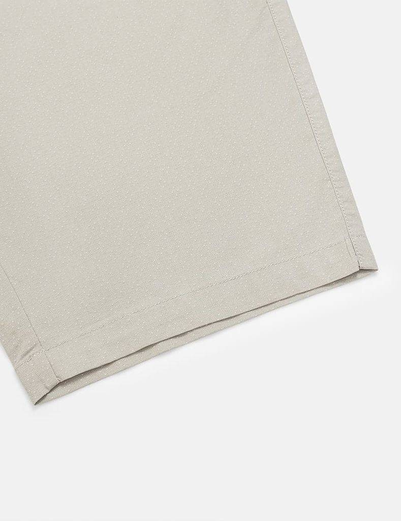 Quần short khaki nam cạp thường sườn cạp thêu chữ