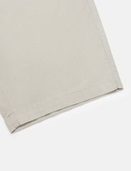 Quần short khaki nam cạp thường sườn cạp thêu chữ