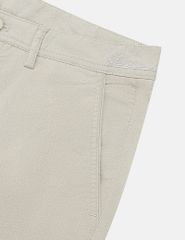 Quần short khaki nam cạp thường sườn cạp thêu chữ