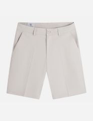 Quần short khaki nam túi chéo logo kim loại túi sau