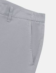 Quần short khaki nam cạp âu thêu logo túi sau