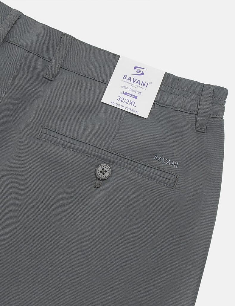 Quần short khaki nam cạp âu thêu logo túi sau