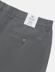 Quần short khaki nam cạp âu thêu logo túi sau