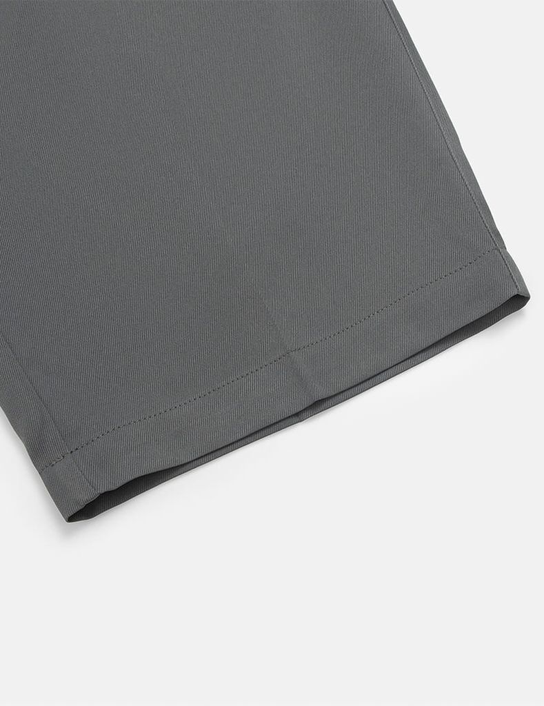 Quần short khaki nam cạp âu thêu logo túi sau