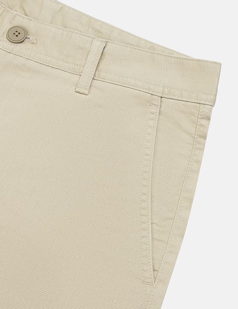 Quần short khaki nam cạp thường họa tiết dấu cộng