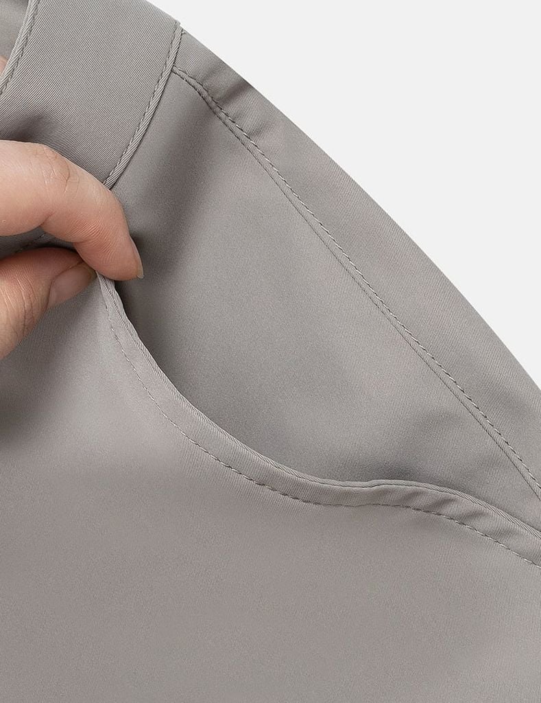 Quần short khaki nam mác da trang trí túi sau