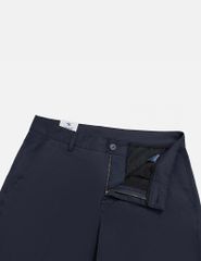 Quần short khaki nam mác da trang trí túi sau