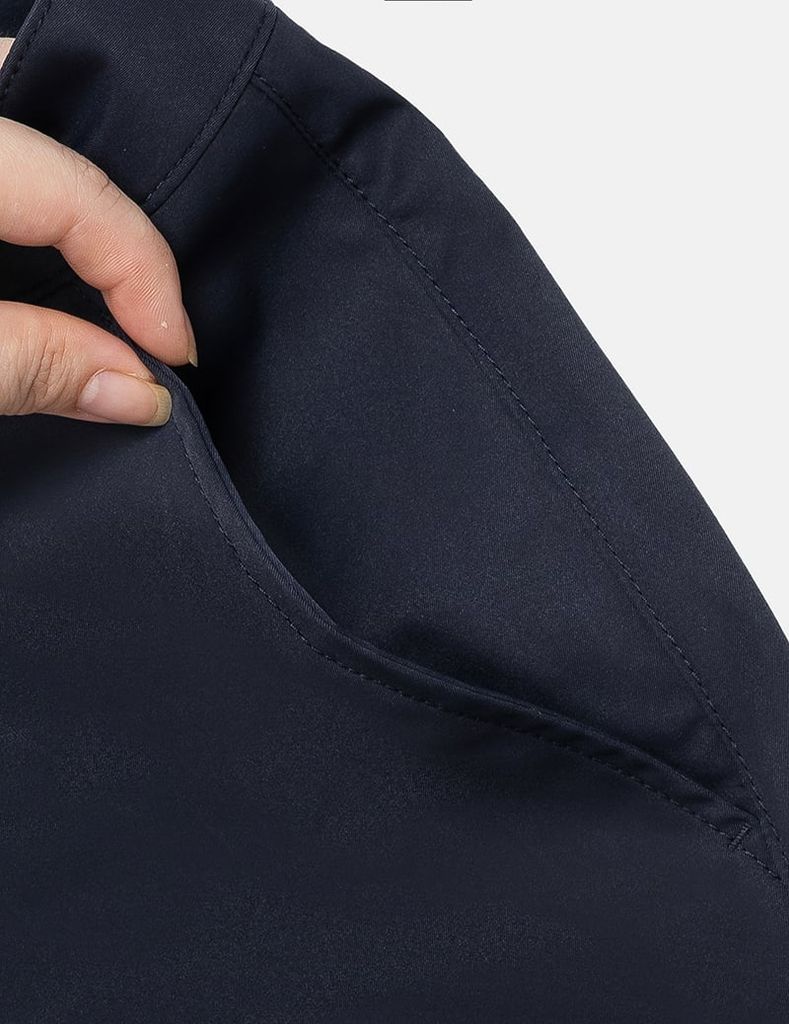 Quần short khaki nam mác da trang trí túi sau