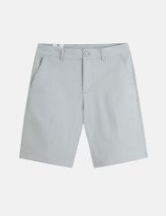 Quần short khaki nam trang trí mác da túi sau