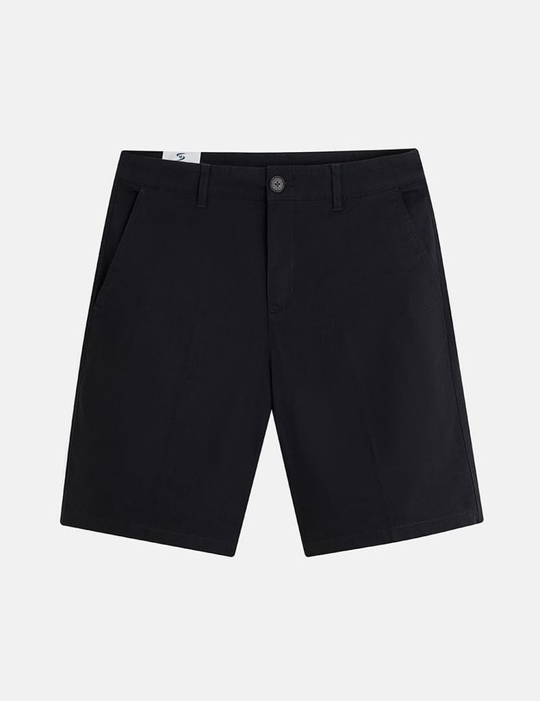 Quần short khaki nam trang trí mác da túi sau