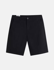 Quần short khaki nam trang trí mác da túi sau
