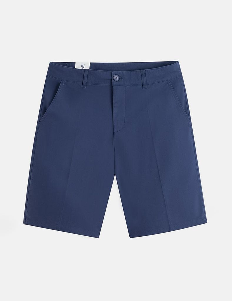 Quần short khaki nam trang trí mác da túi sau