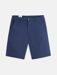 Quần short khaki nam trang trí mác da túi sau
