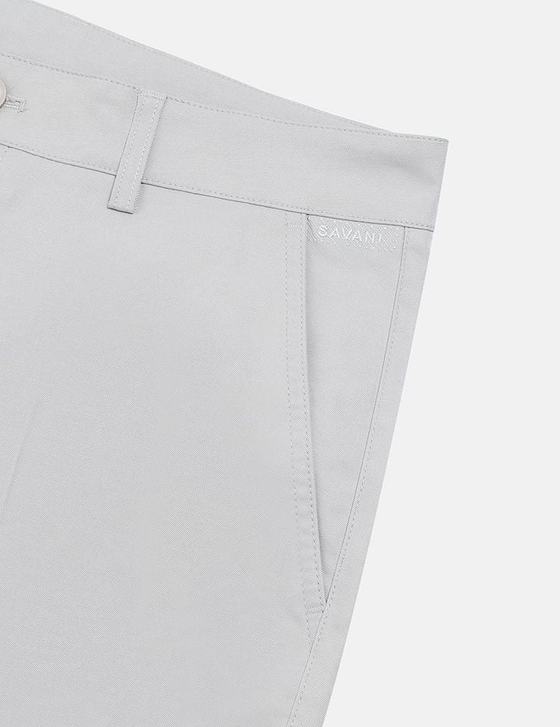 Quần short nam khaki phối thêu miệng túi