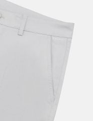 Quần short nam khaki phối thêu miệng túi
