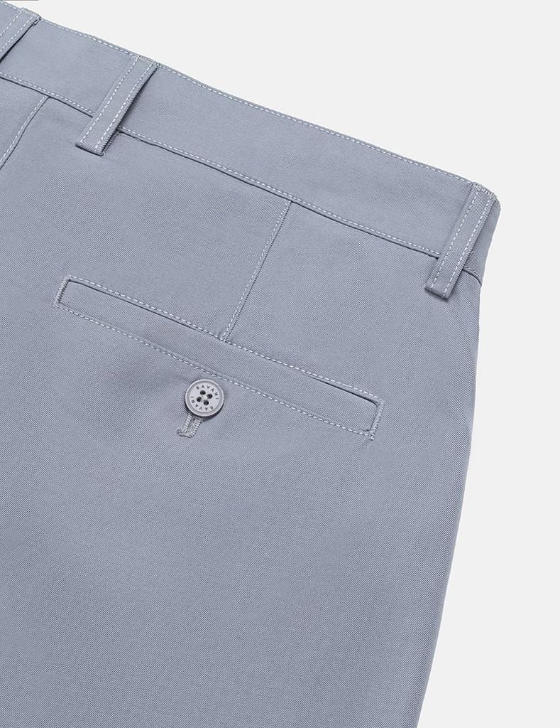Quần short nam khaki phối thêu miệng túi