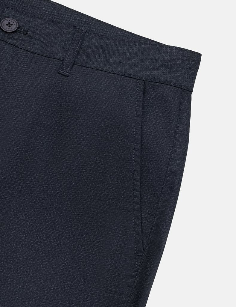 Quần short khaki nam in tràn họa tiết chìm