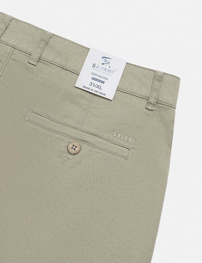 Quần short khaki nam in tràn họa tiết chìm