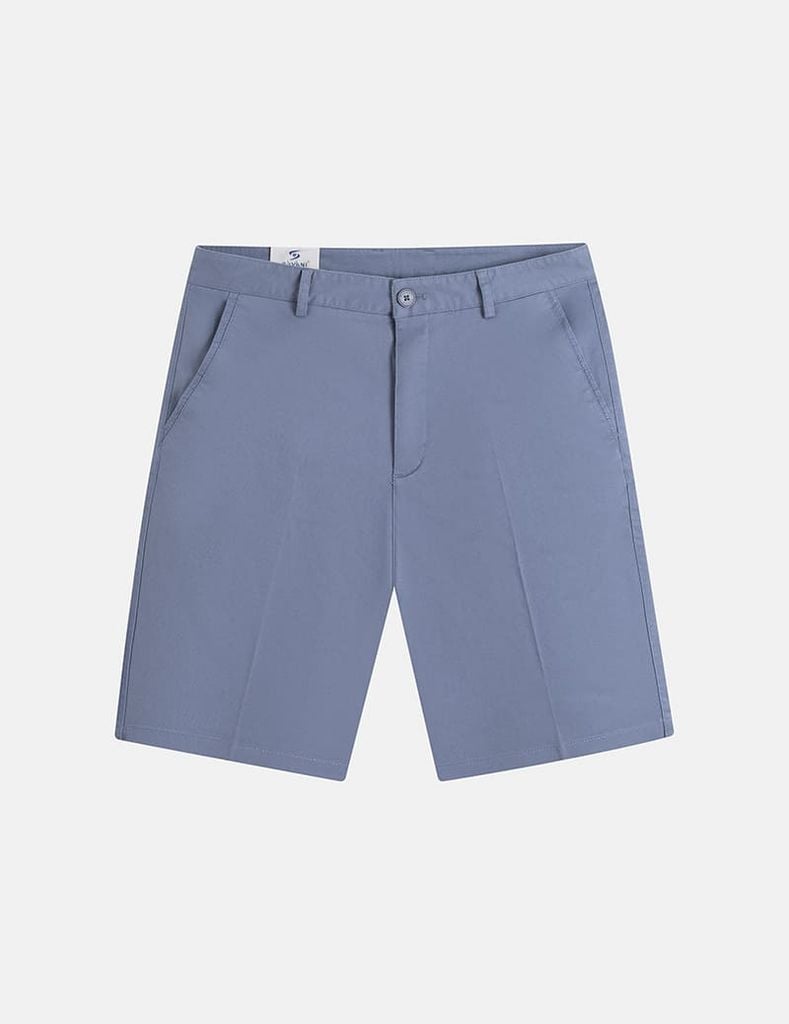 Quần short khaki nam túi chéo mác da trang trí túi sau
