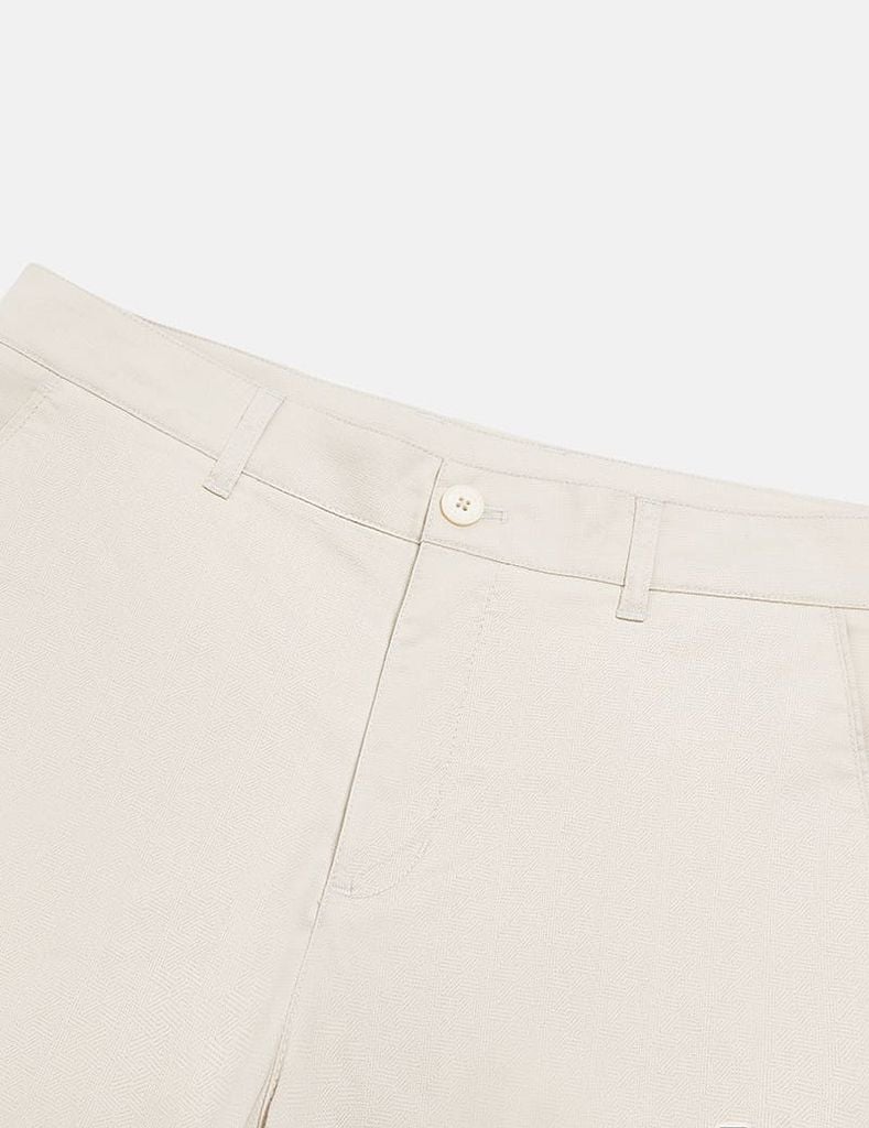 Quần short nam khaki cạp âu thêu logo túi sau