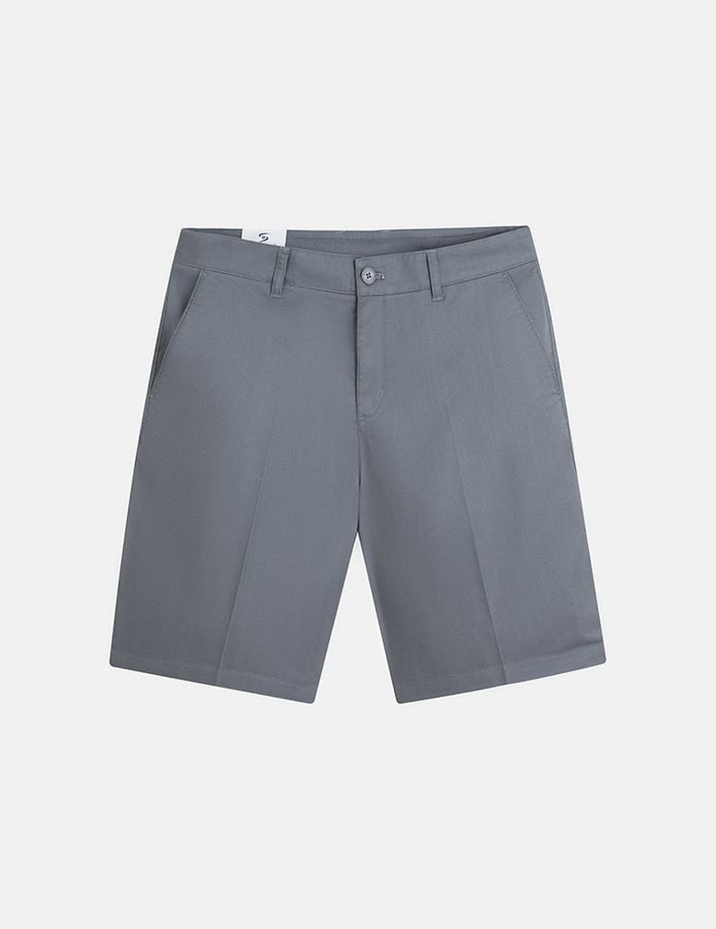 Quần short nam khaki cạp âu thêu logo túi sau
