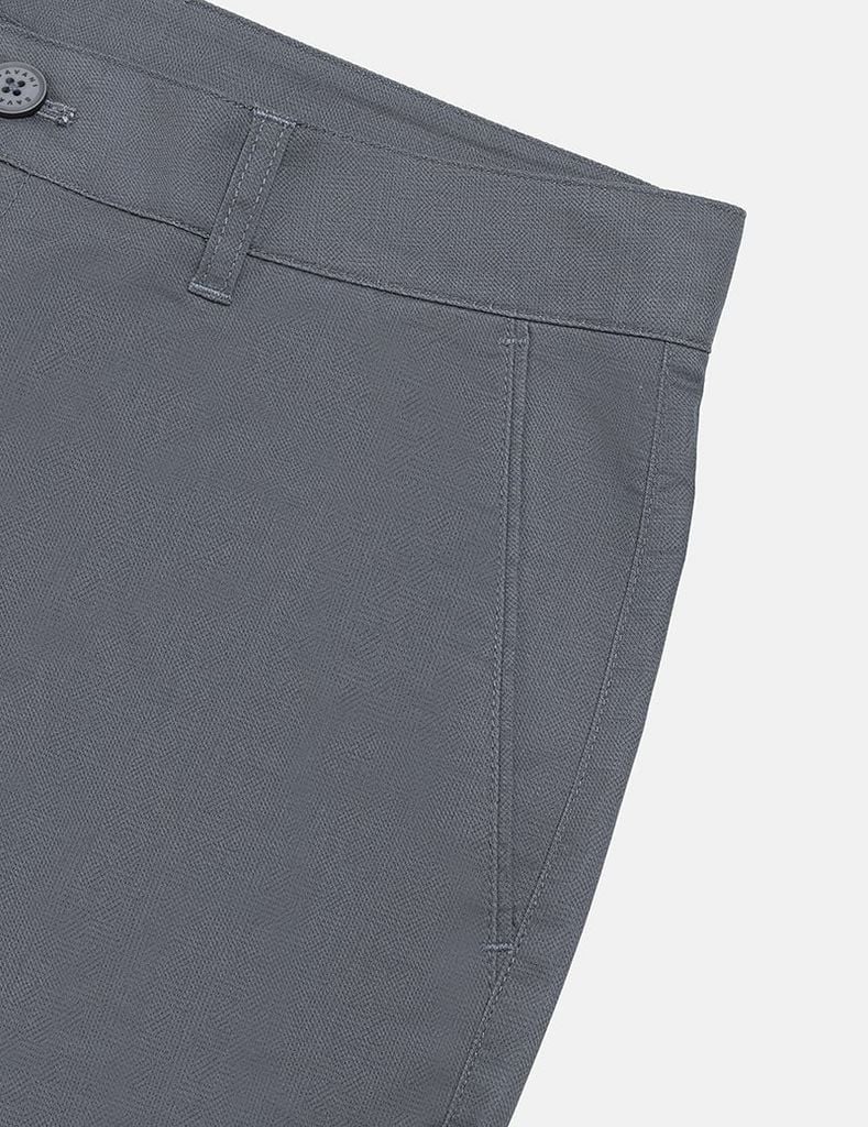Quần short nam khaki cạp âu thêu logo túi sau