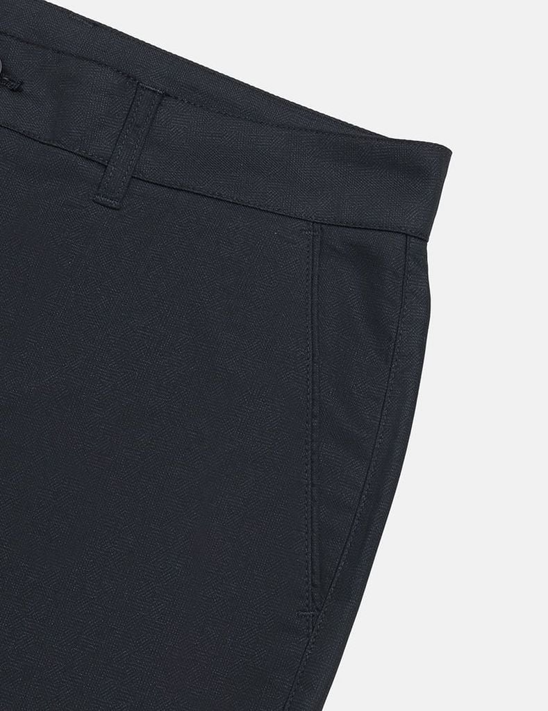 Quần short nam khaki cạp âu thêu logo túi sau