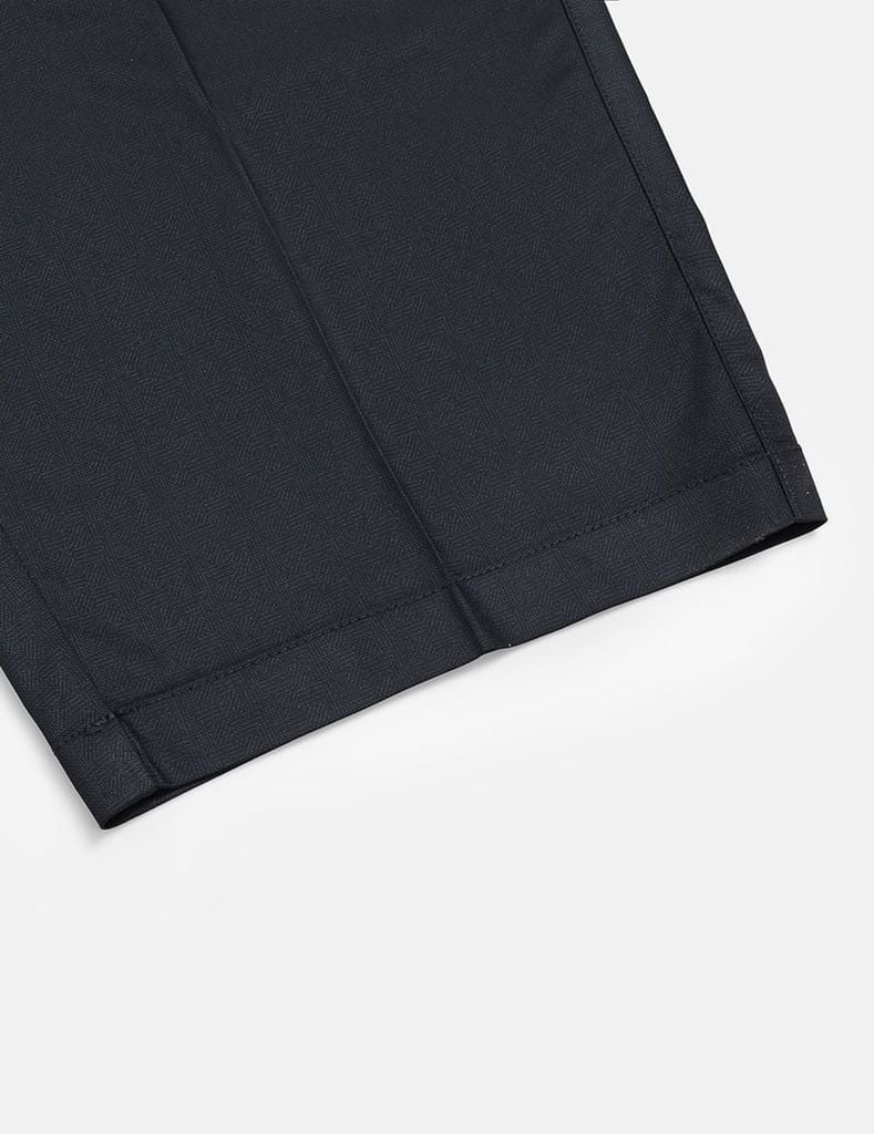 Quần short nam khaki cạp âu thêu logo túi sau