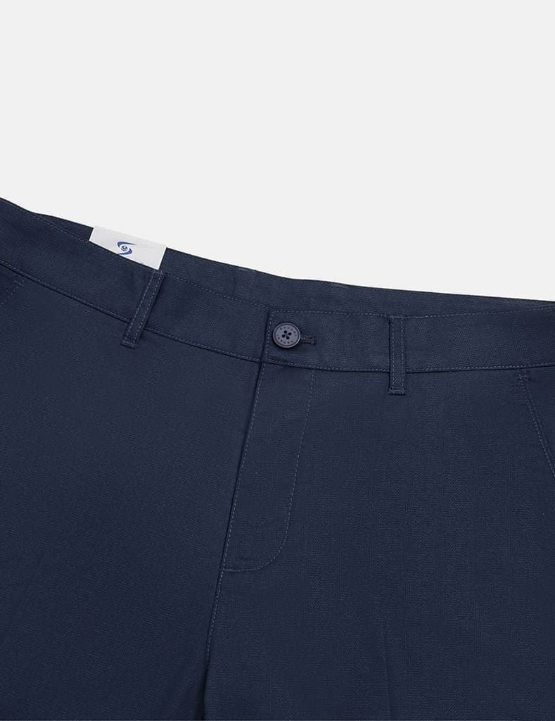 Quần short nam khaki cạp âu thêu logo túi sau