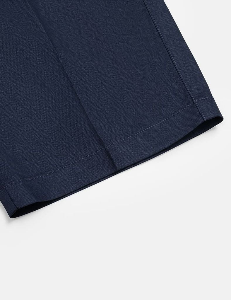 Quần short nam khaki cạp âu thêu logo túi sau