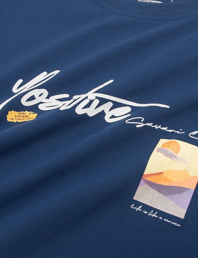 Áo thun dài tay nam cổ tròn hình in trước ngực