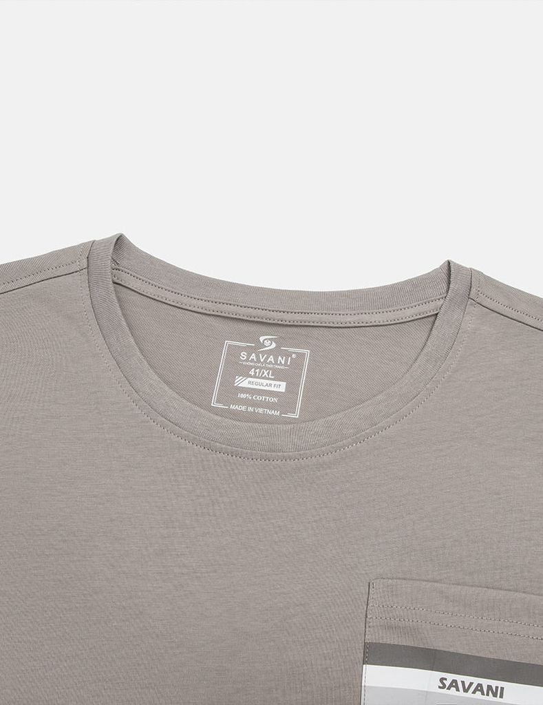 Áo thun ngắn tay cổ tròn nam in cao su túi ngực