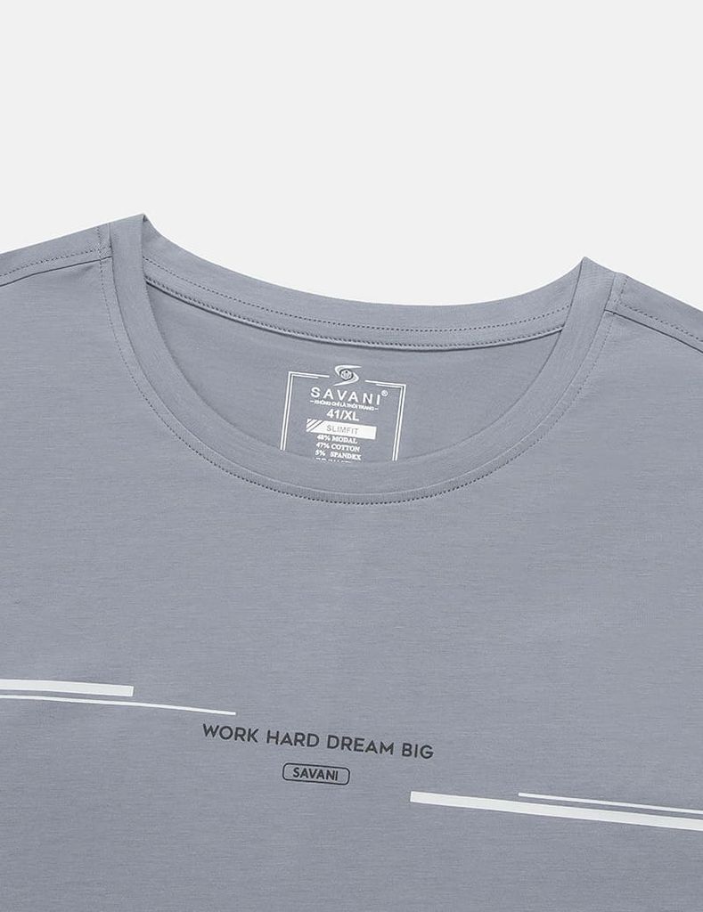 Áo t-shirt nam cổ bo vải rib in cao su giữa ngực